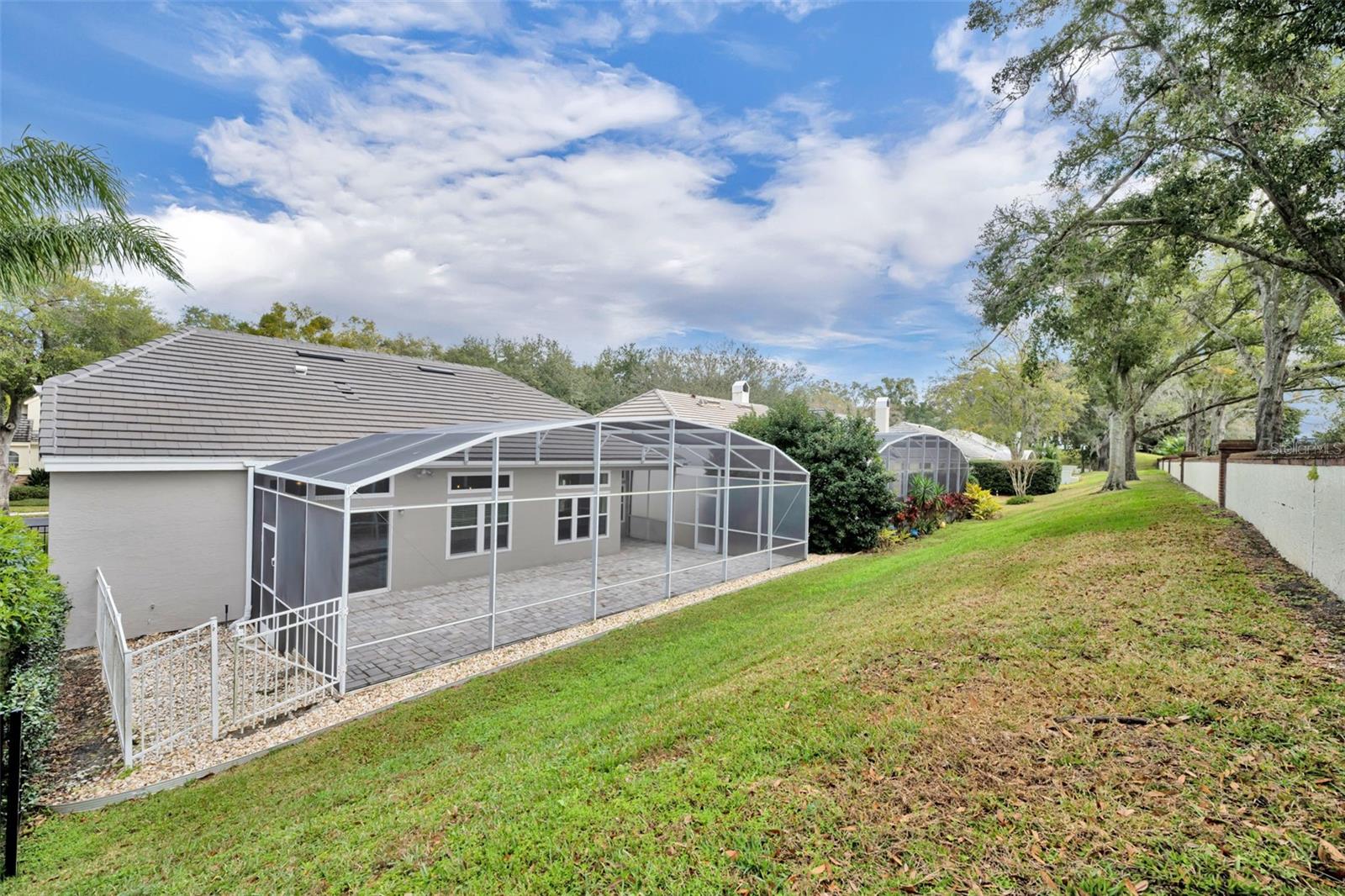 Image 37 of 52 For 196 Wimbledon Circle