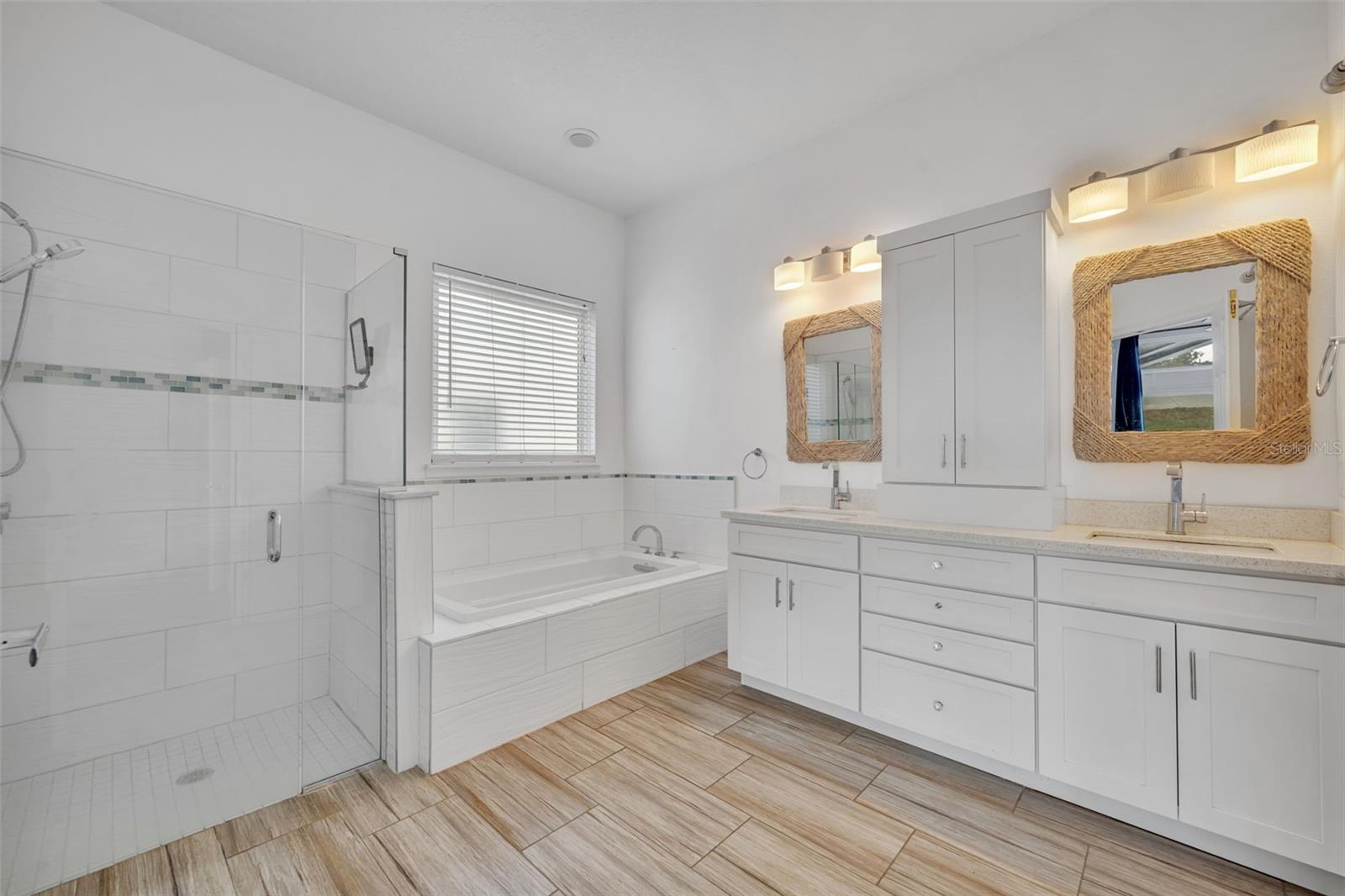 Image 4 of 52 For 196 Wimbledon Circle