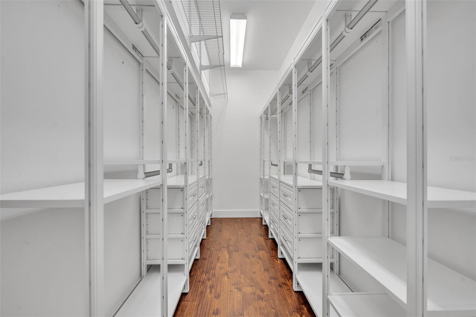 Image 5 of 52 For 196 Wimbledon Circle