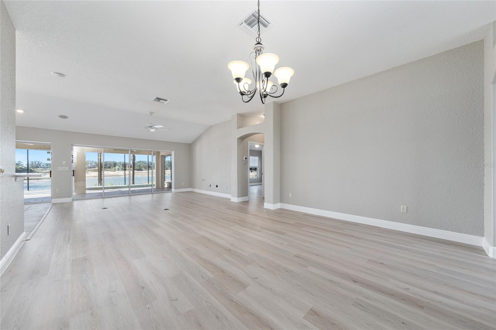 Image 7 of 45 For 1587 Hartsville Trail