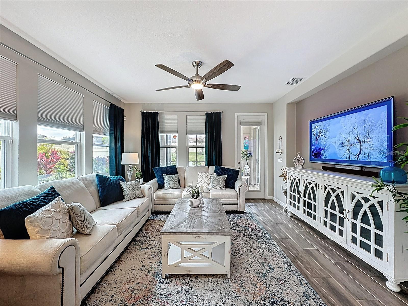 Image 17 of 58 For 422 Alcove Drive