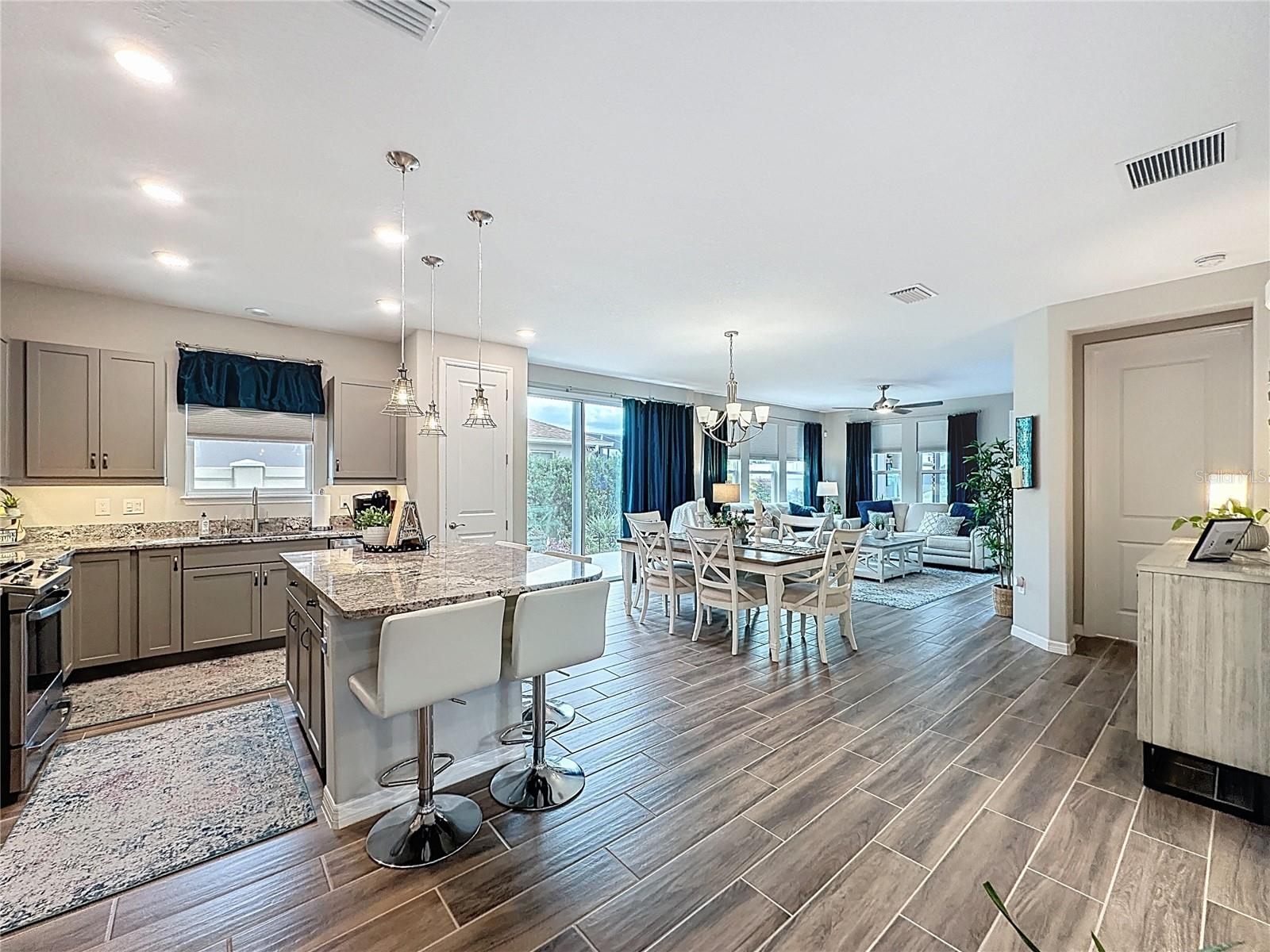 Image 5 of 58 For 422 Alcove Drive