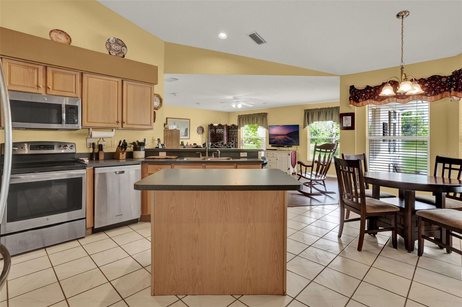 Image 13 of 56 For 11637 Grand Bay Blvd