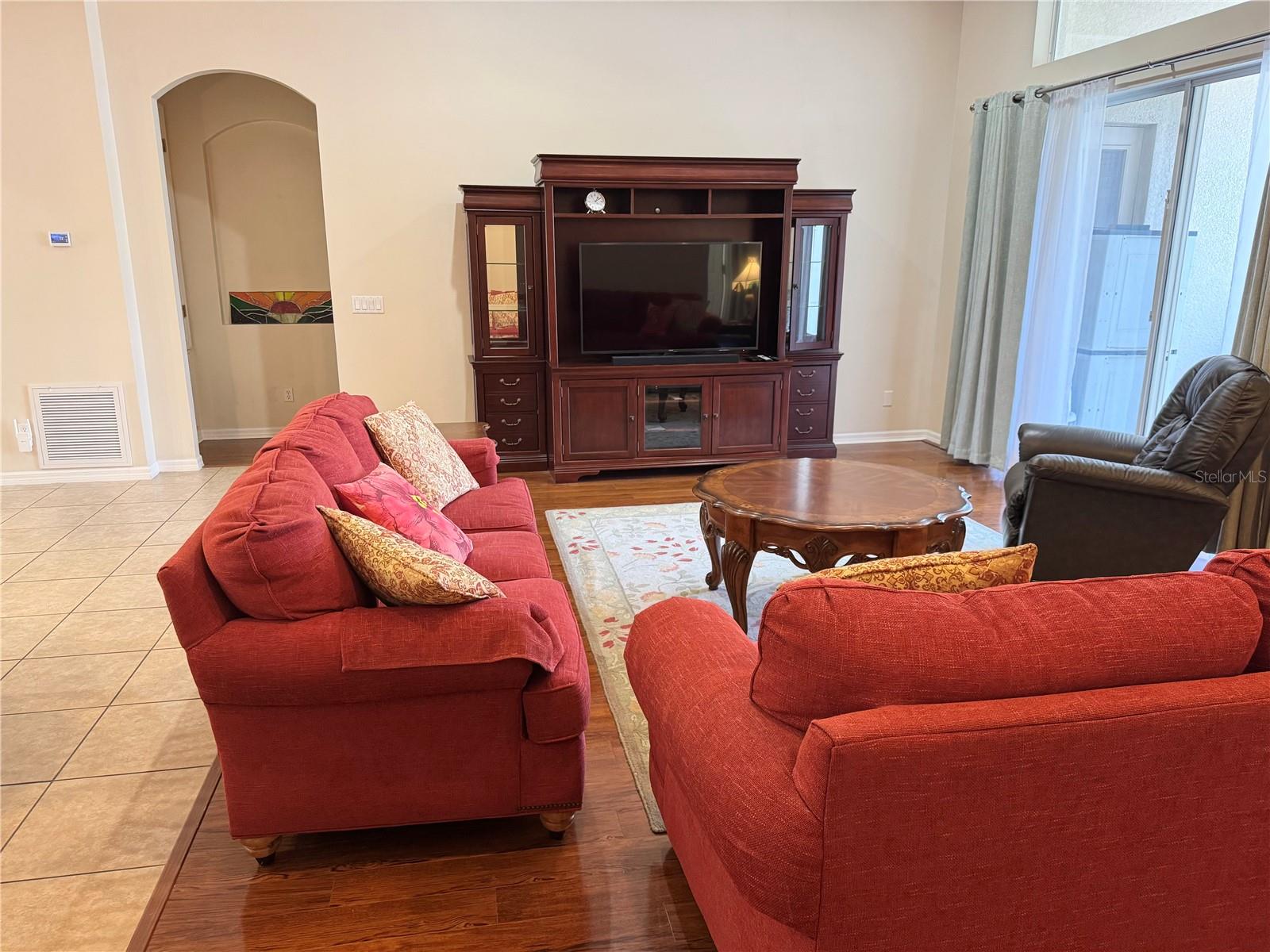 Image 21 of 46 For 1923 Jean Marie Drive