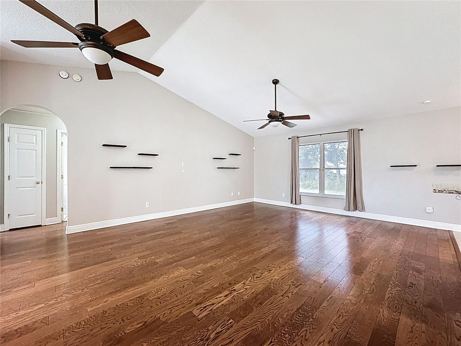 Image 16 of 40 For 917 Marquee Drive