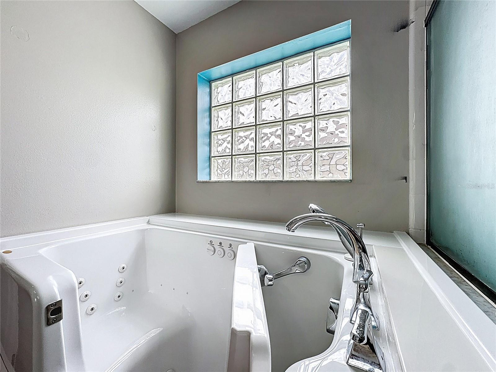 Image 23 of 40 For 917 Marquee Drive