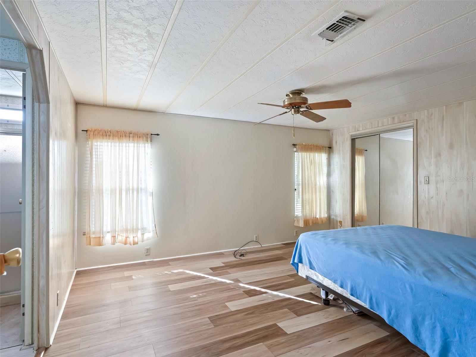 Image 20 of 38 For 1102 Dustin Drive