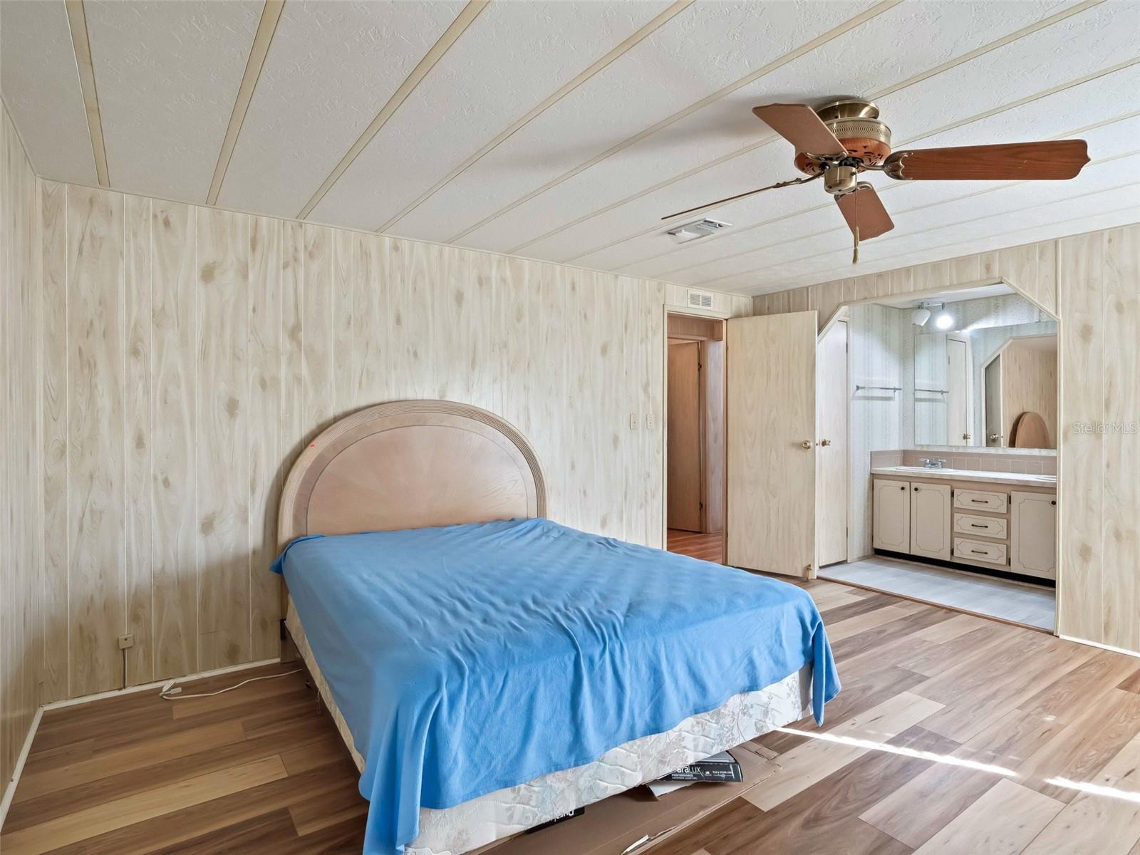 Image 21 of 38 For 1102 Dustin Drive