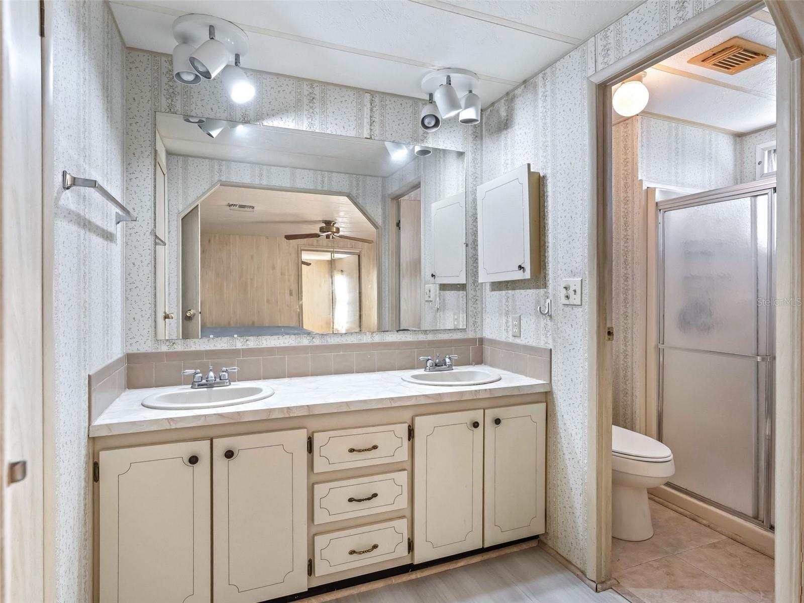 Image 22 of 38 For 1102 Dustin Drive