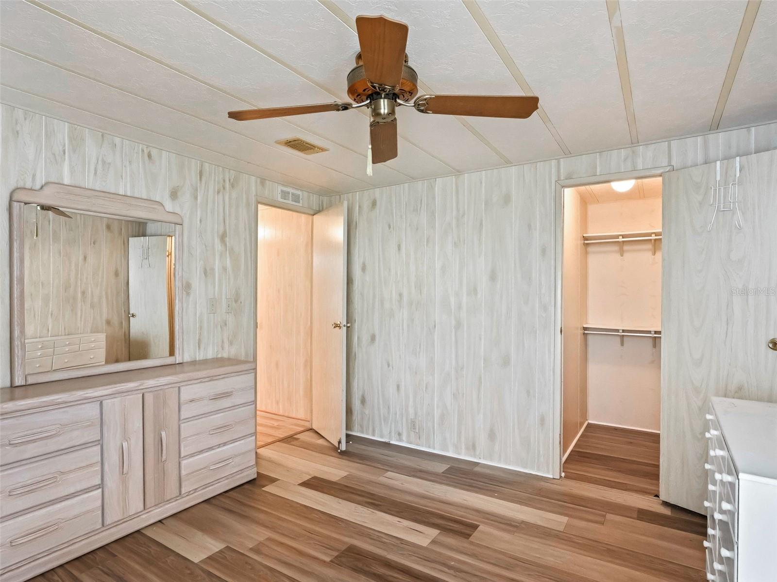 Image 25 of 38 For 1102 Dustin Drive