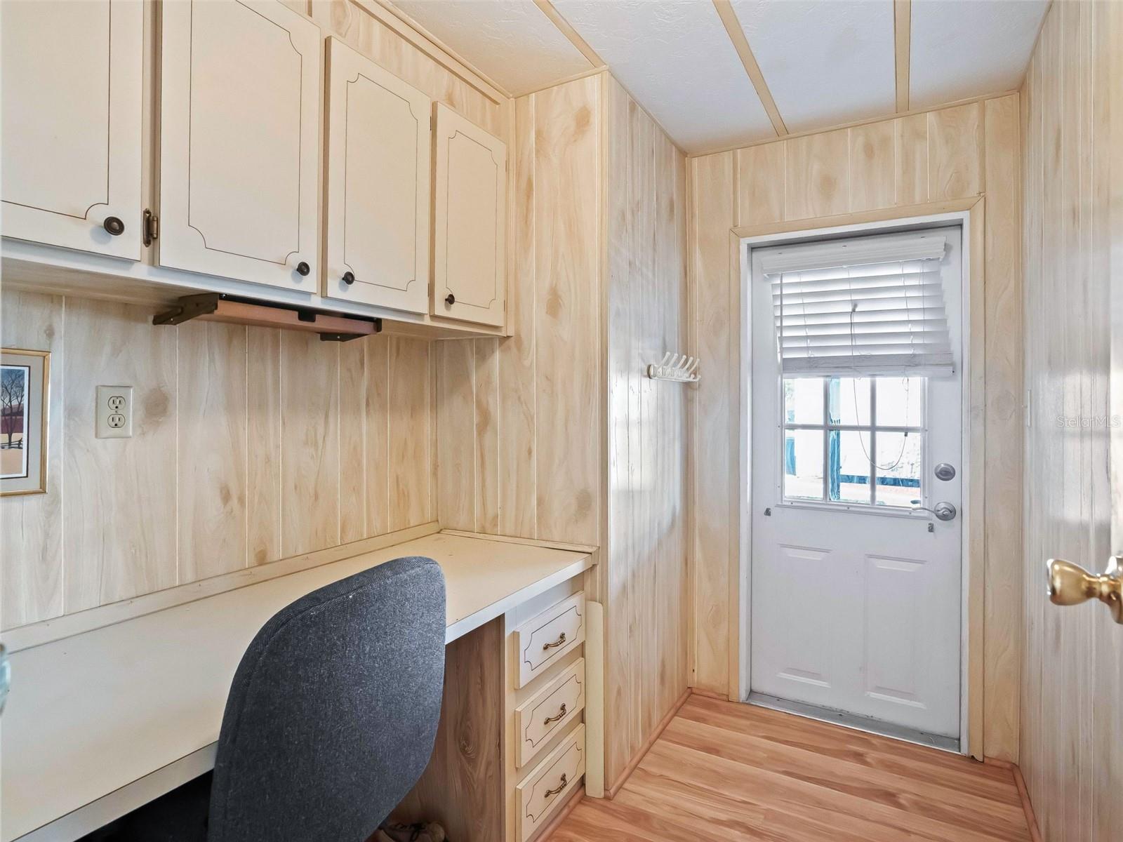 Image 27 of 38 For 1102 Dustin Drive