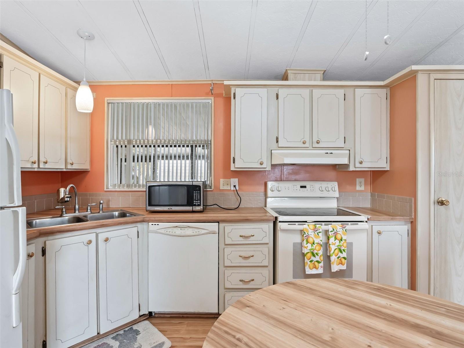 Image 8 of 38 For 1102 Dustin Drive