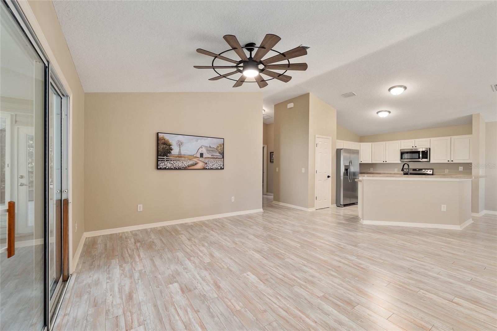 Image 19 of 63 For 2082 Harston Trail