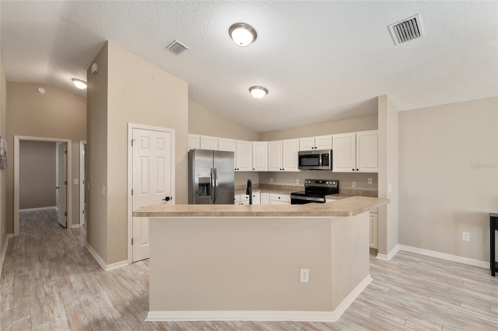 Image 27 of 63 For 2082 Harston Trail