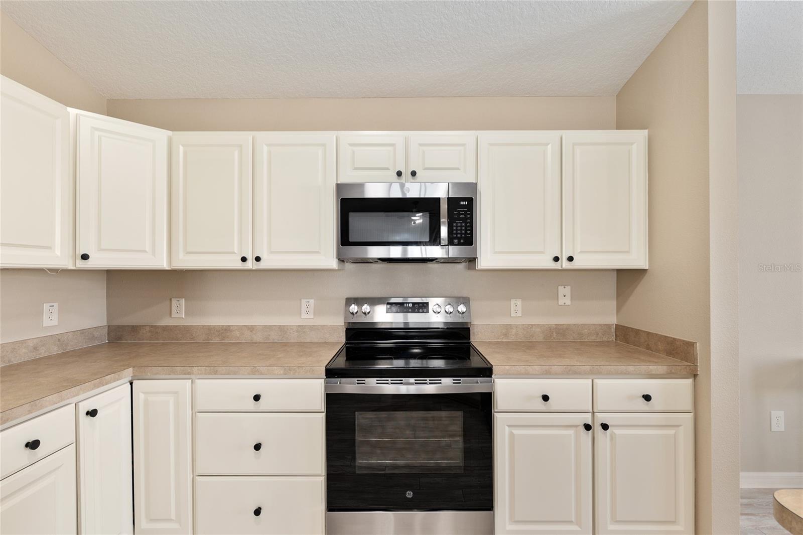 Image 30 of 63 For 2082 Harston Trail