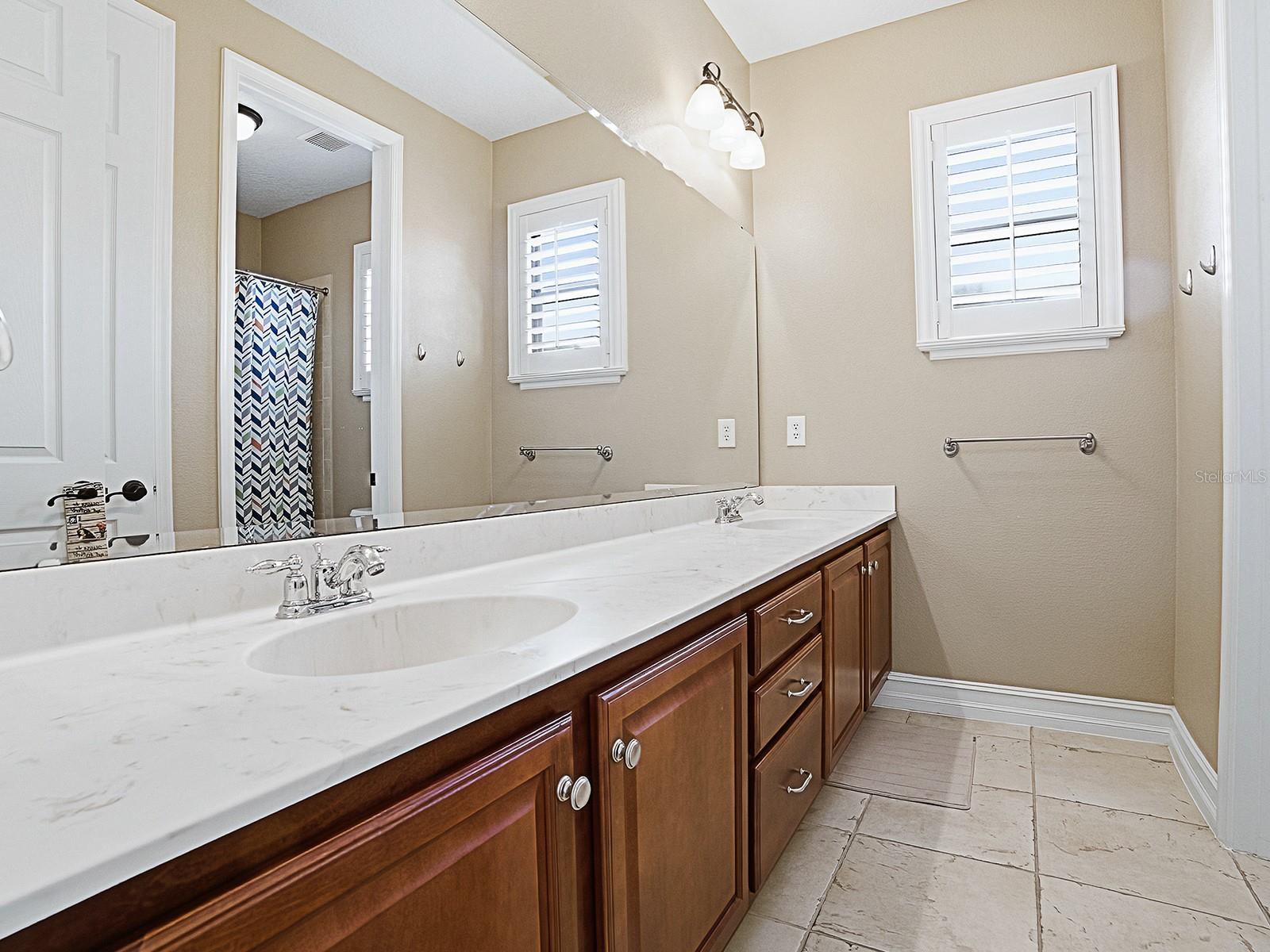 Image 46 of 63 For 3119 Falconhill Drive