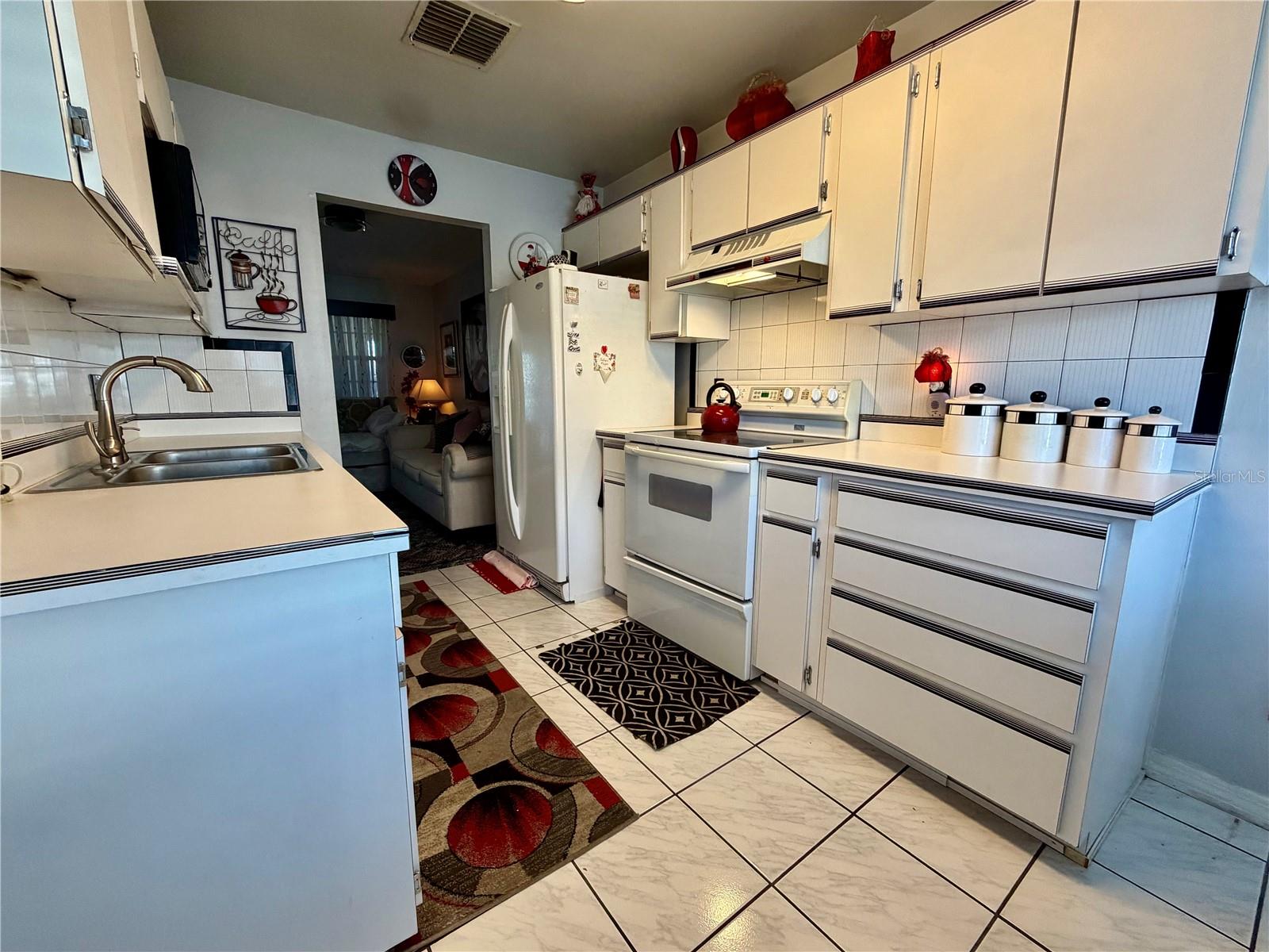 Image 8 of 20 For 11742 Whitewing Court