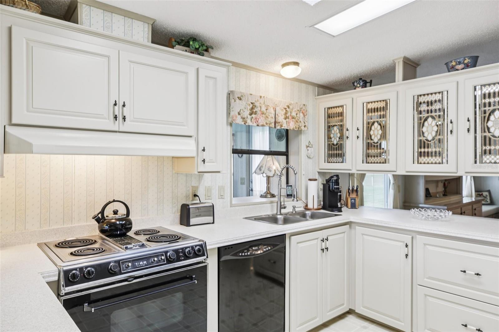 Image 18 of 86 For 25726 Oak Alley