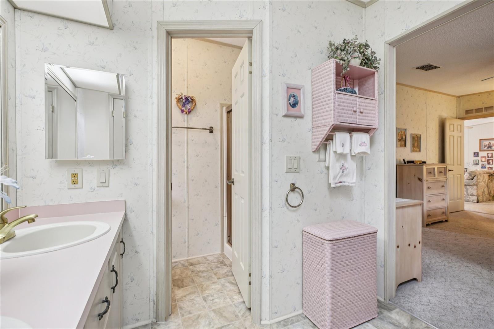 Image 31 of 86 For 25726 Oak Alley