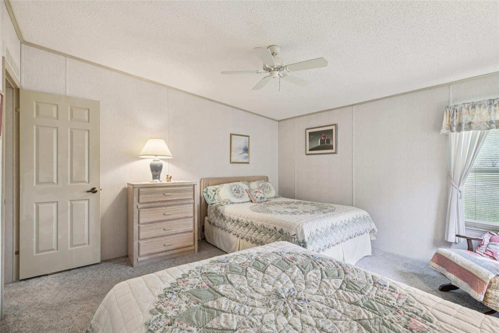 Image 34 of 86 For 25726 Oak Alley