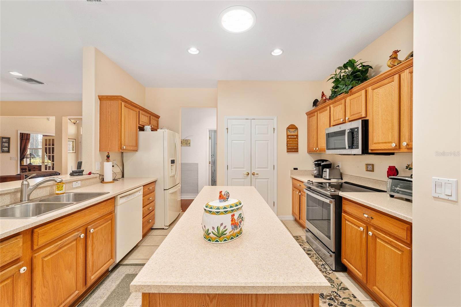 Image 19 of 75 For 9153 137th Street Road