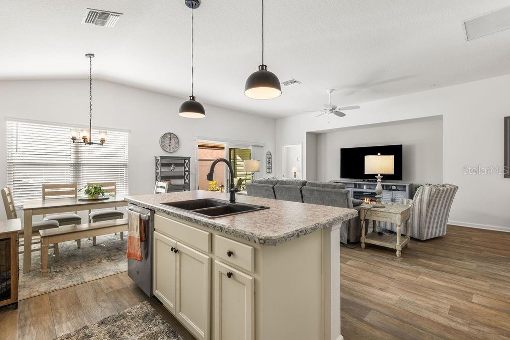 Image 32 of 50 For 2938 Chimborazo Way