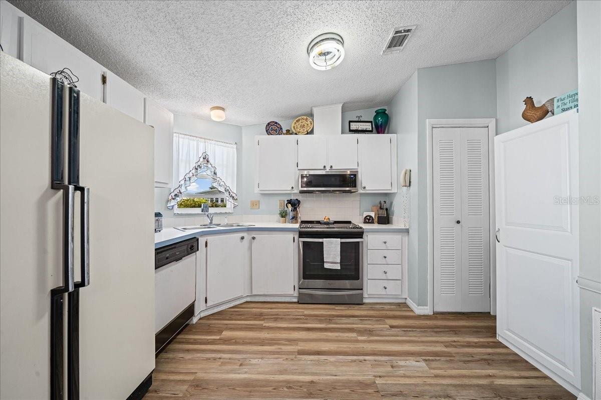 Image 6 of 39 For 1616 Myrtle Beach Drive