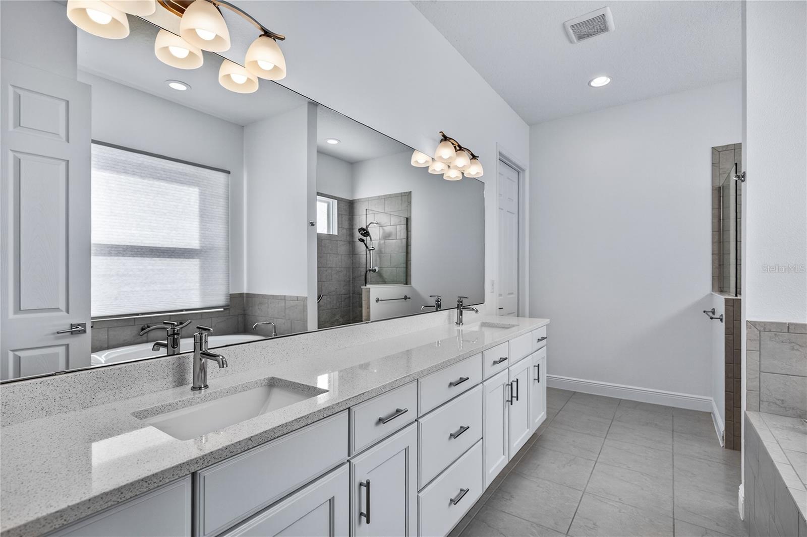 Image 25 of 53 For 8677 Bridgeport Bay Circle