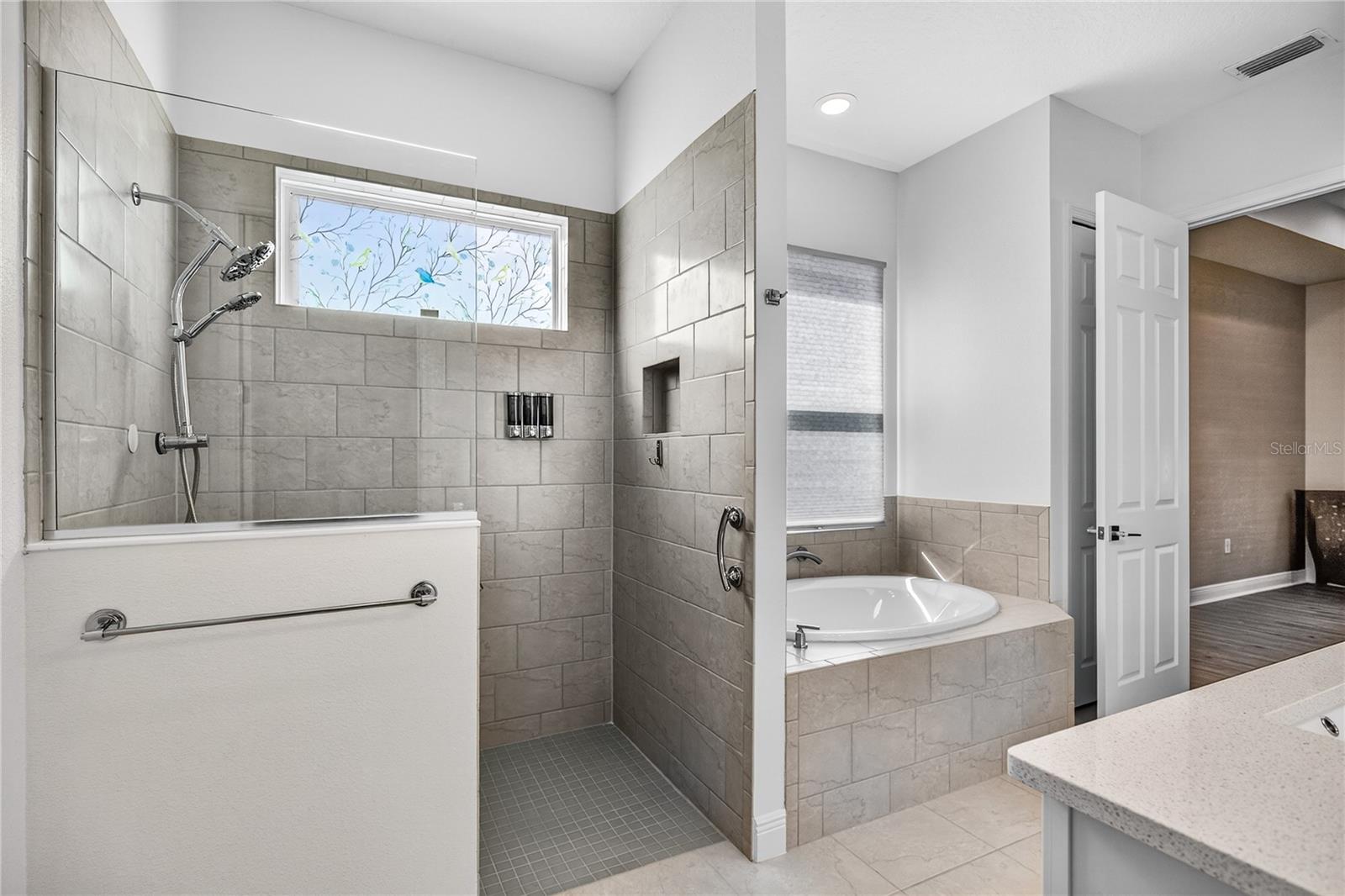 Image 26 of 53 For 8677 Bridgeport Bay Circle