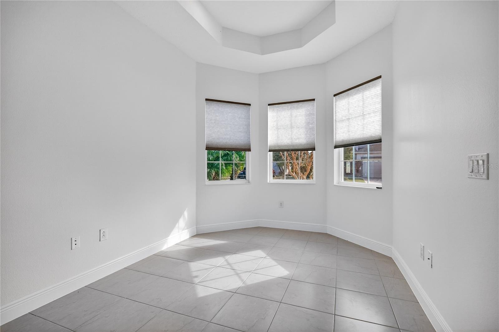 Image 5 of 53 For 8677 Bridgeport Bay Circle