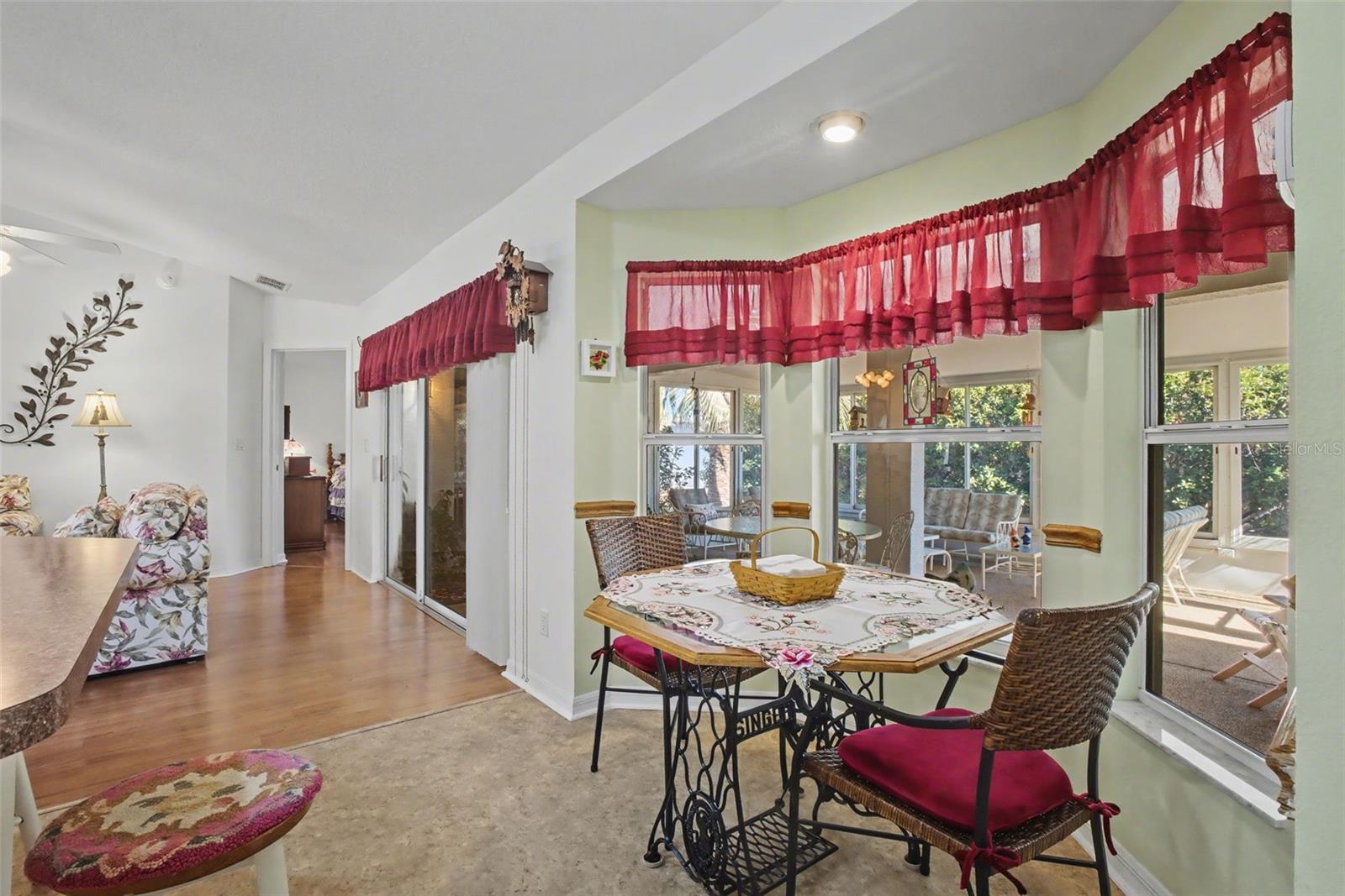 Image 12 of 30 For 8459 60th Court