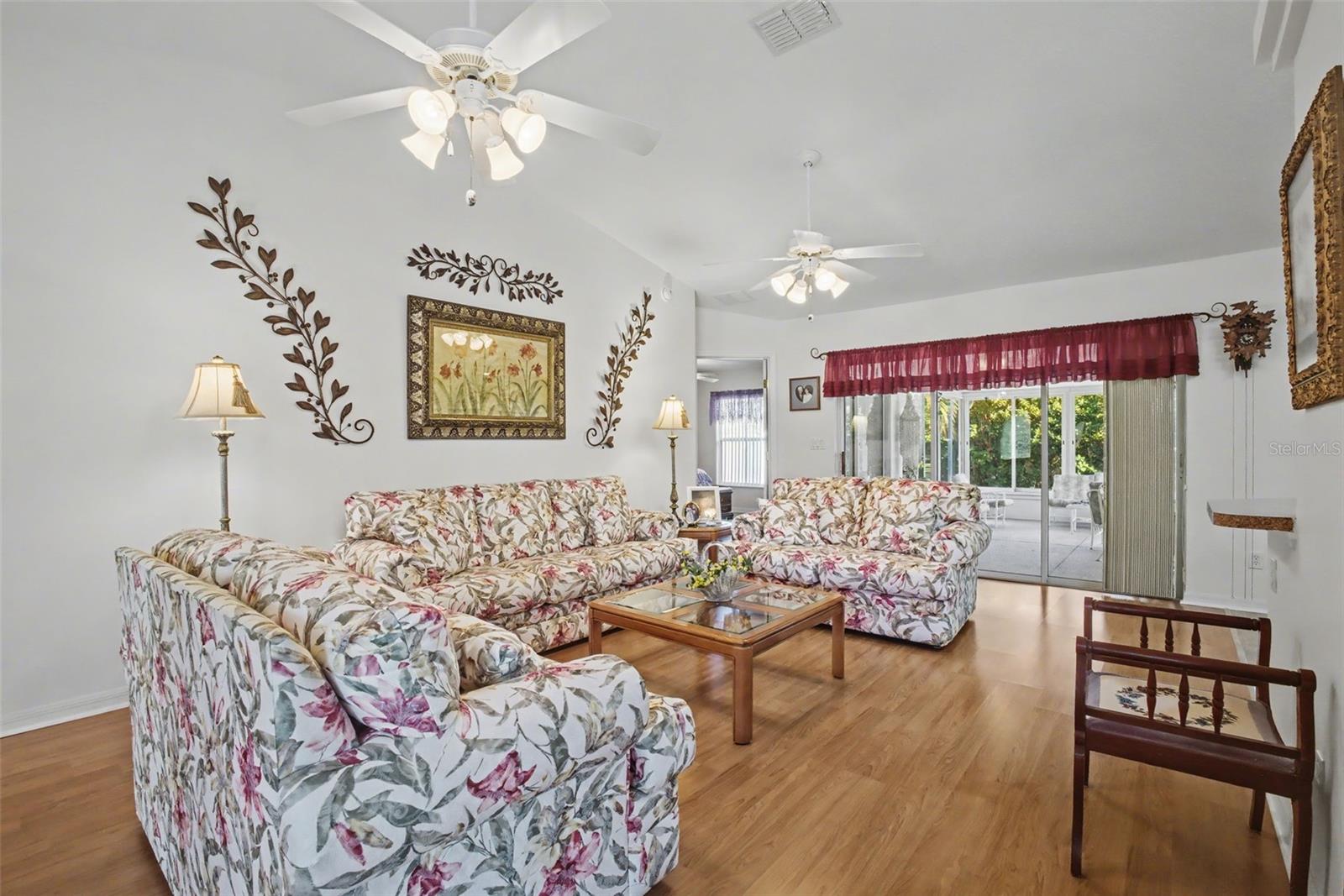 Image 7 of 30 For 8459 60th Court