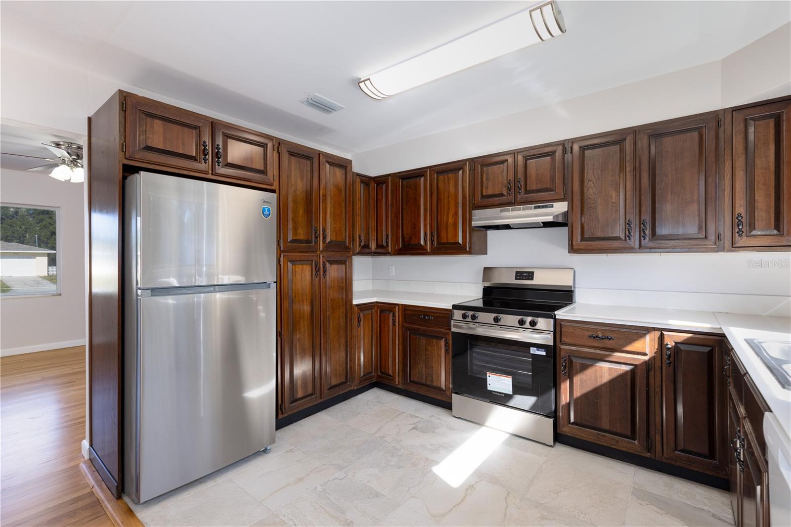 Image 22 of 63 For 2590 Westland Road