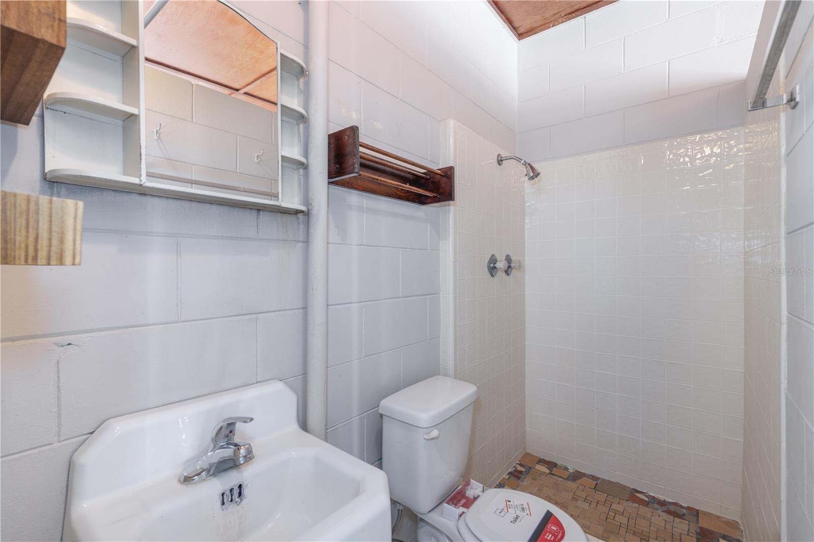 Image 50 of 63 For 2590 Westland Road