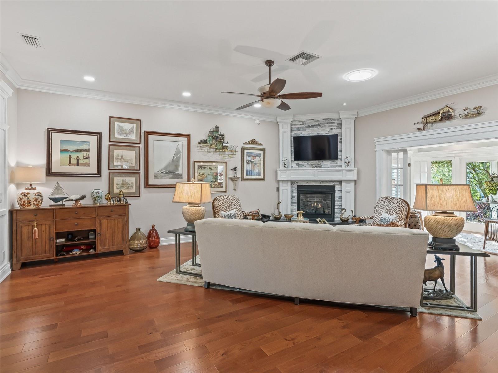 Image 18 of 100 For 2223 Westchester Way