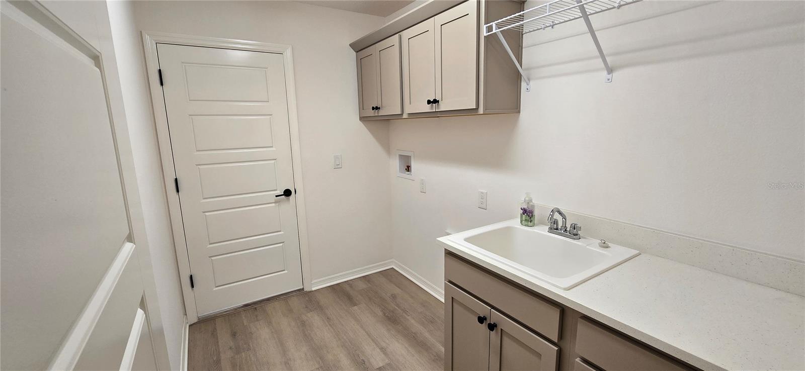 Image 22 of 53 For 6652 Tammy Lane