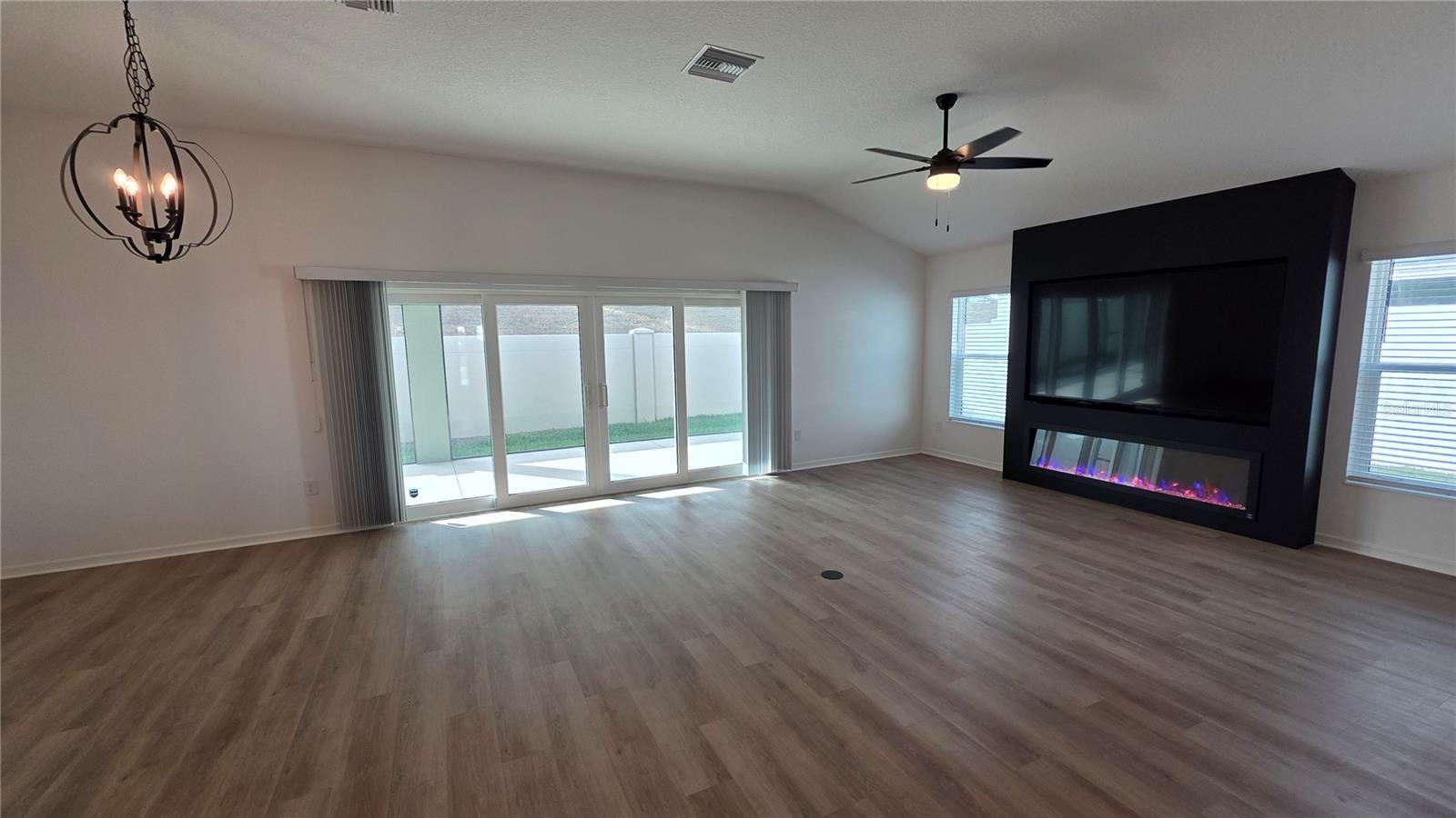 Image 4 of 53 For 6652 Tammy Lane