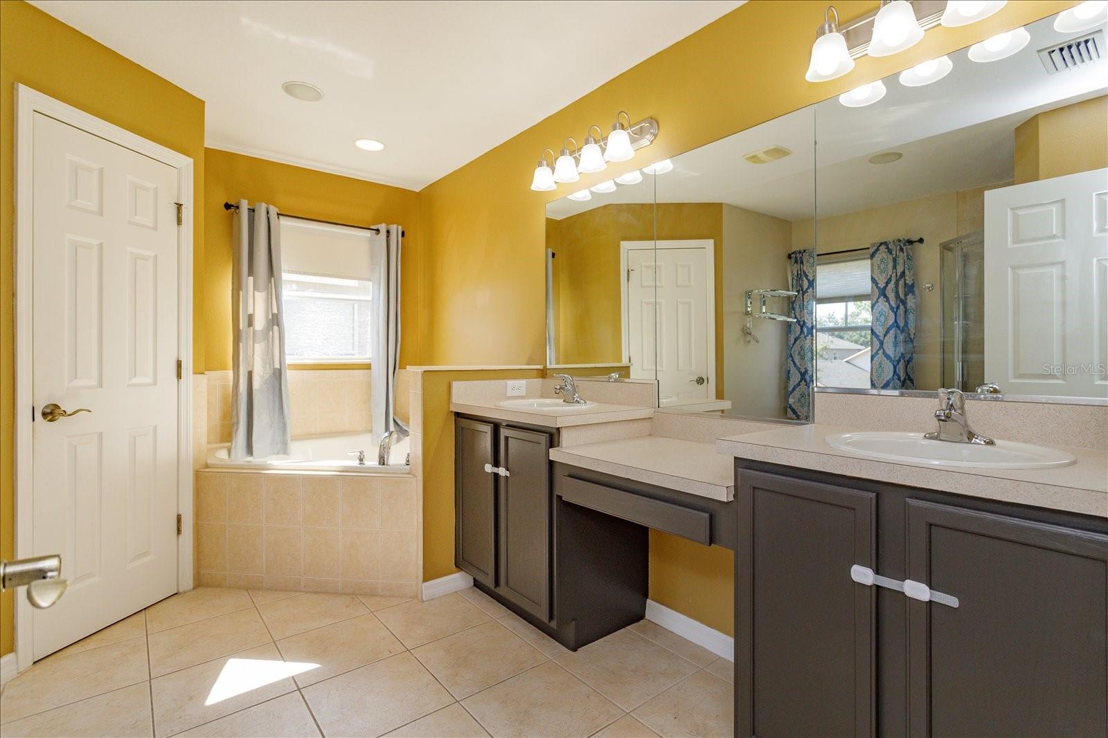 Image 17 of 36 For 14464 Whittridge Drive