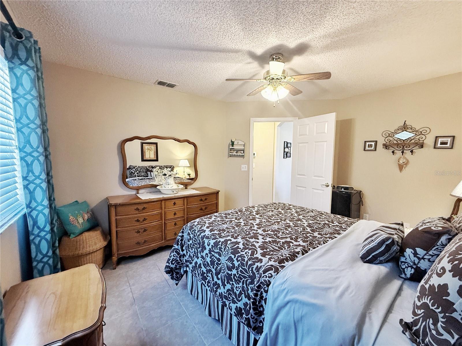 Image 27 of 55 For 3554 Rollingbrook Street