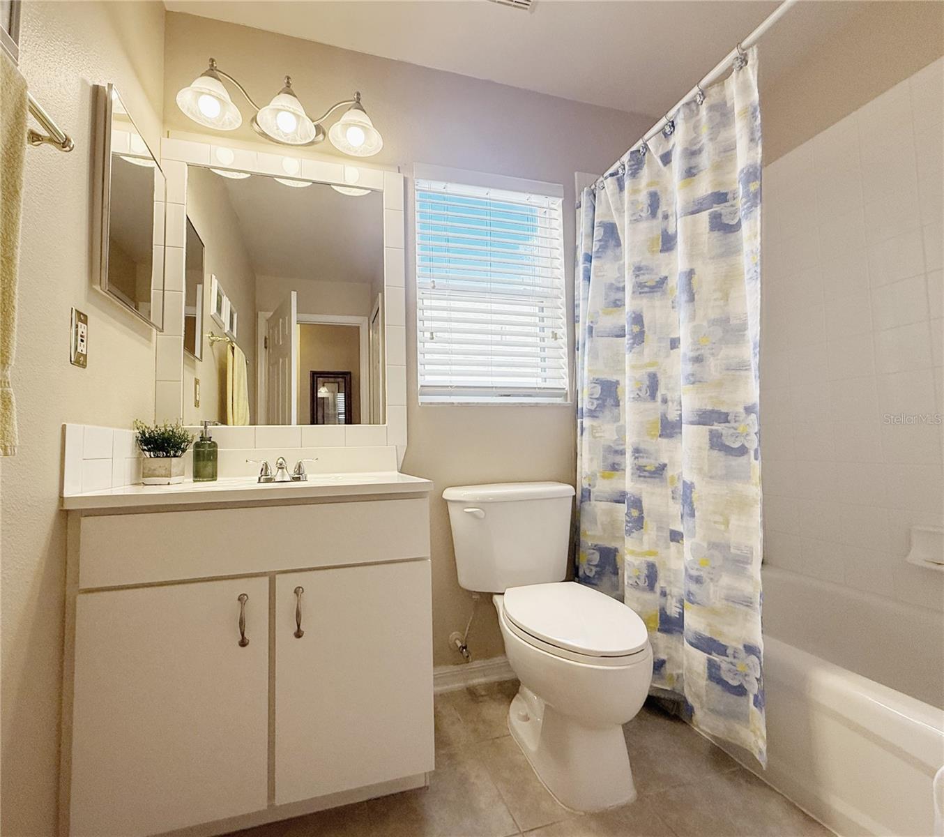 Image 28 of 55 For 3554 Rollingbrook Street