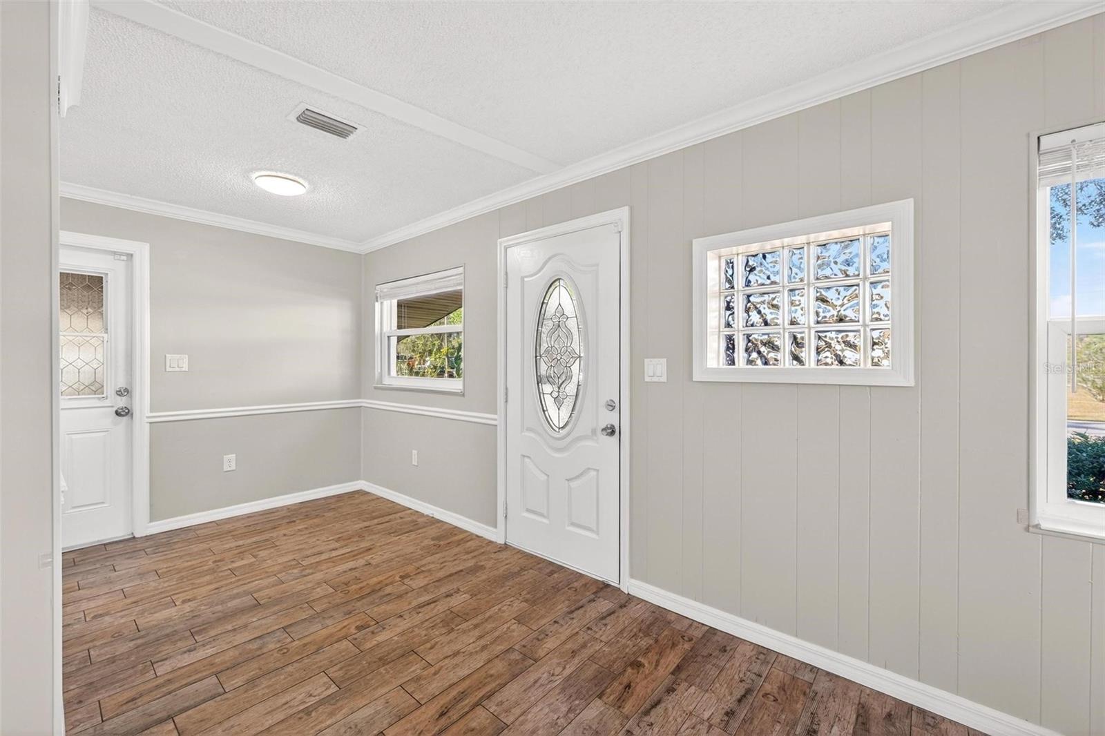 Image 15 of 68 For 607 Patricia Avenue