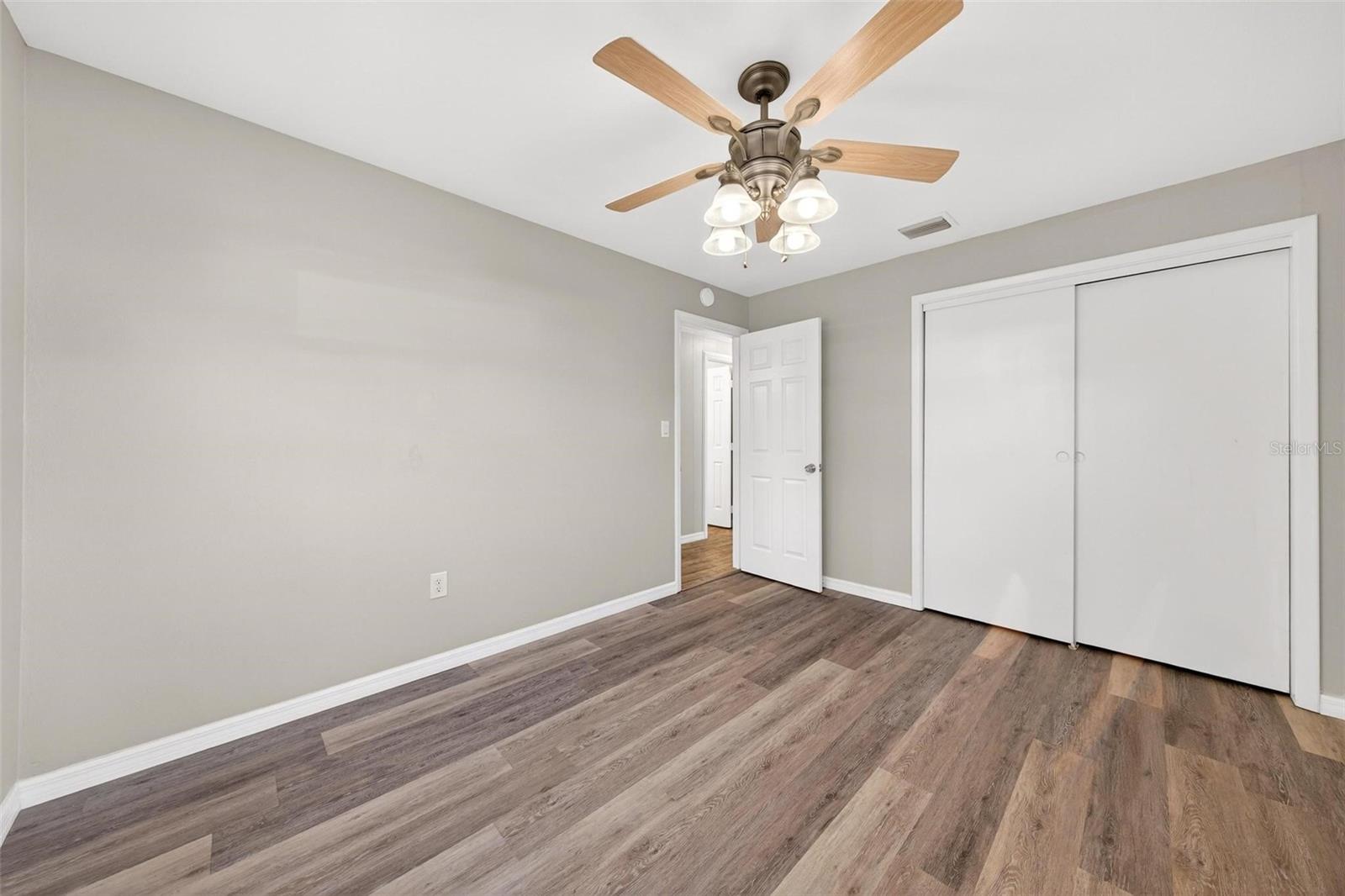 Image 21 of 68 For 607 Patricia Avenue