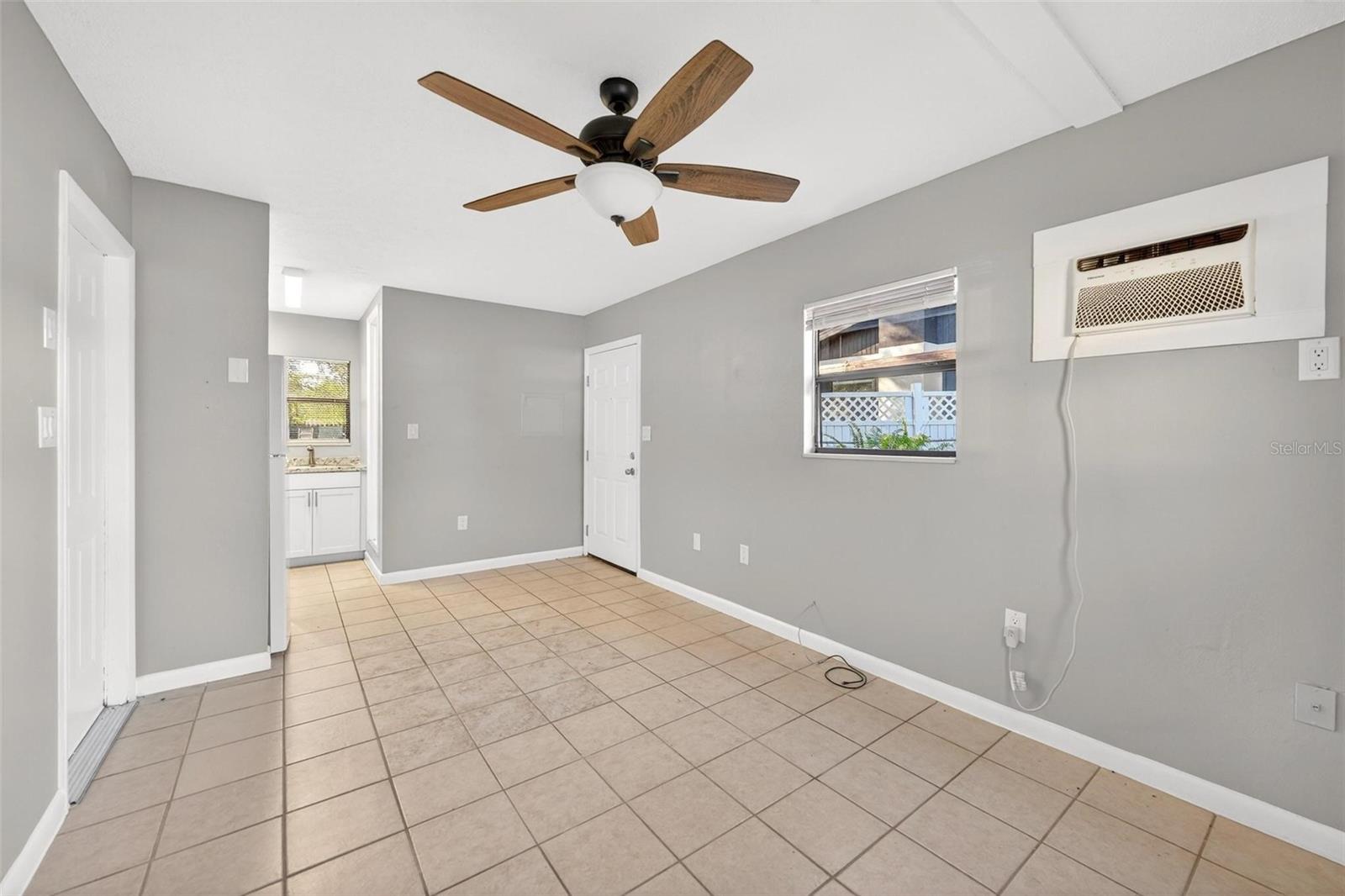 Image 33 of 68 For 607 Patricia Avenue