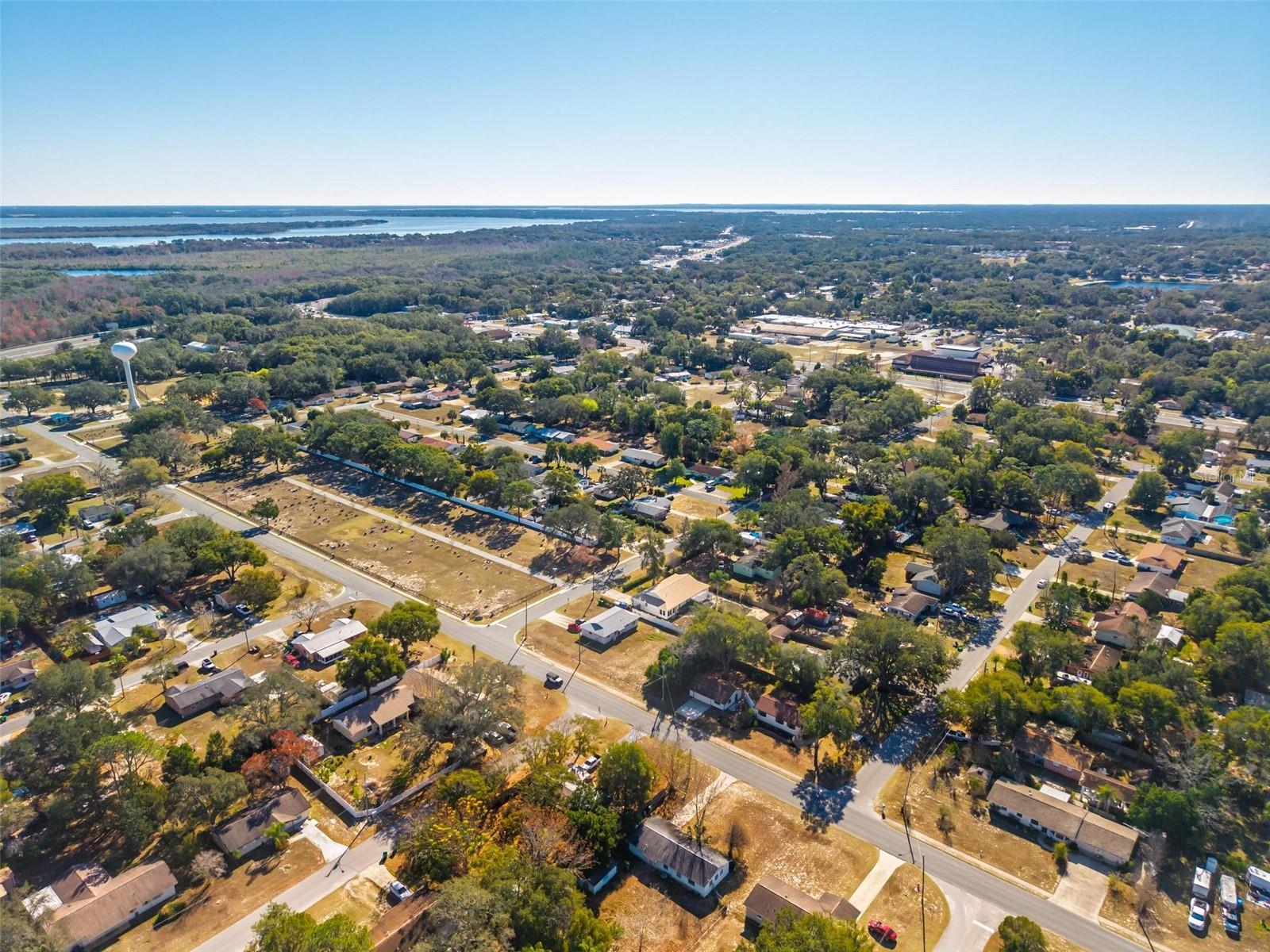 Image 42 of 68 For 607 Patricia Avenue