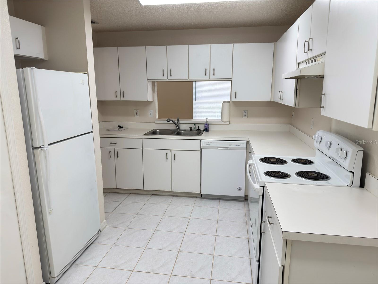 Image 3 of 13 For 3827 Doune Way