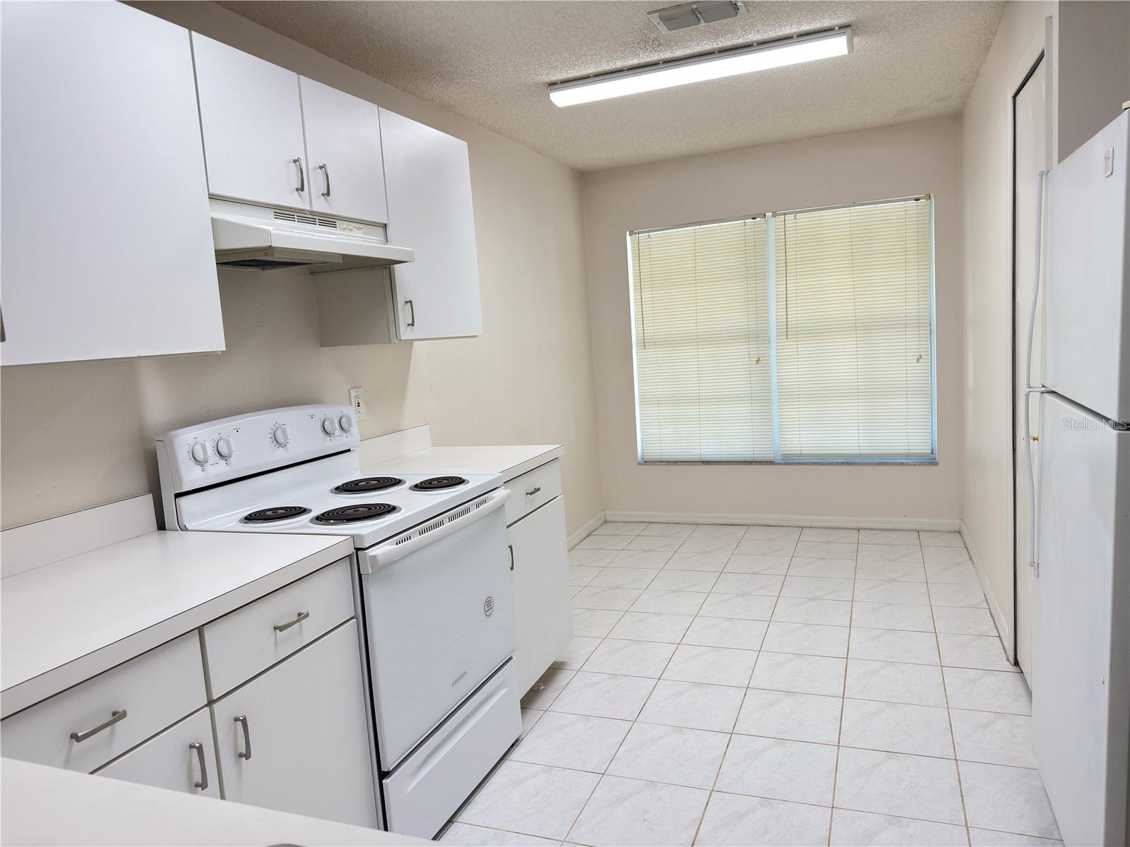 Image 4 of 13 For 3827 Doune Way