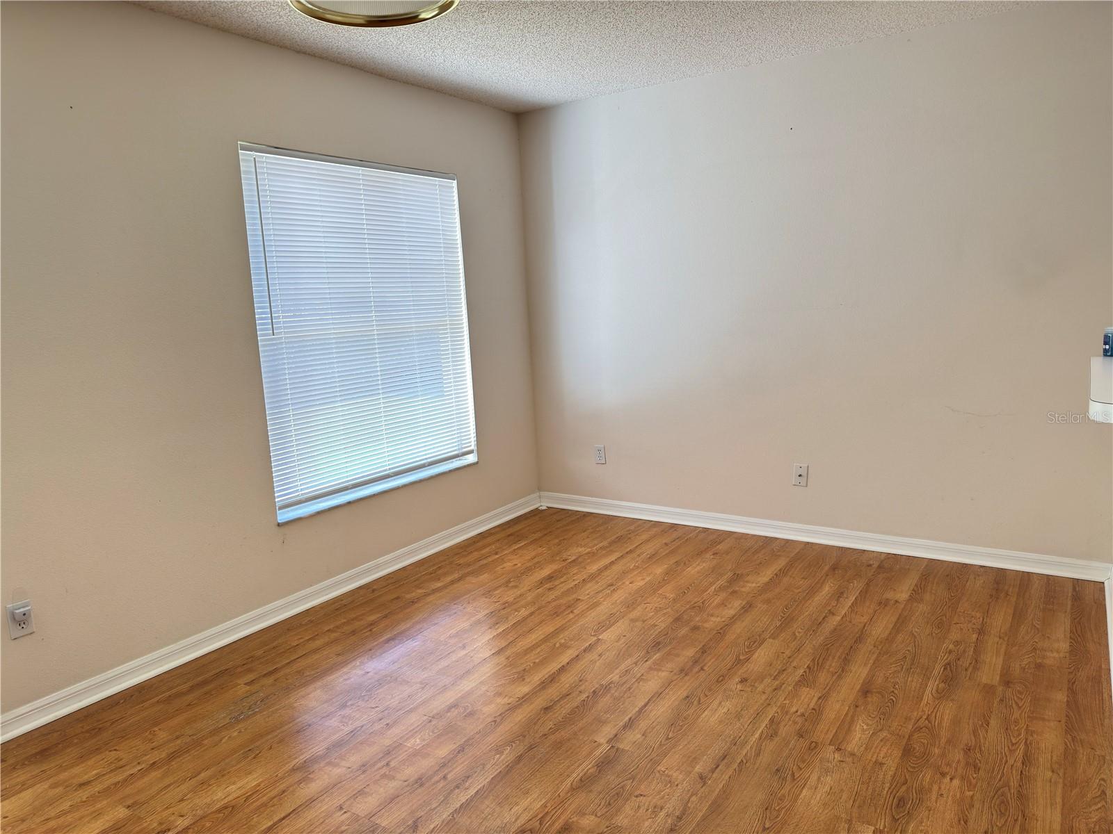 Image 5 of 13 For 3827 Doune Way