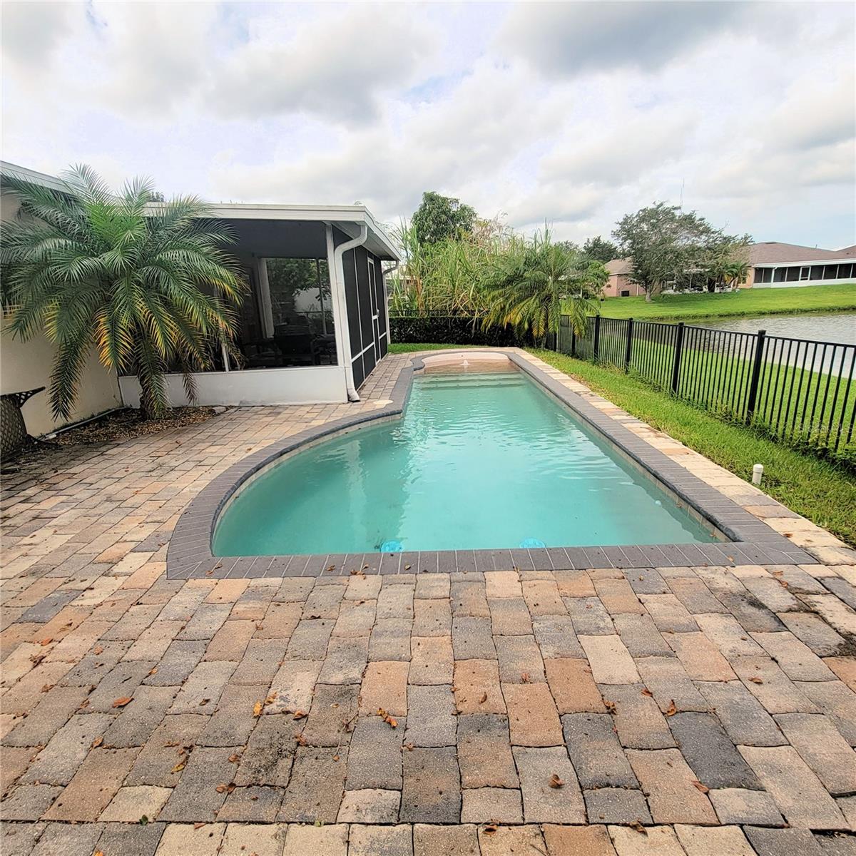 Image 23 of 29 For 319 Grand Royal Circle