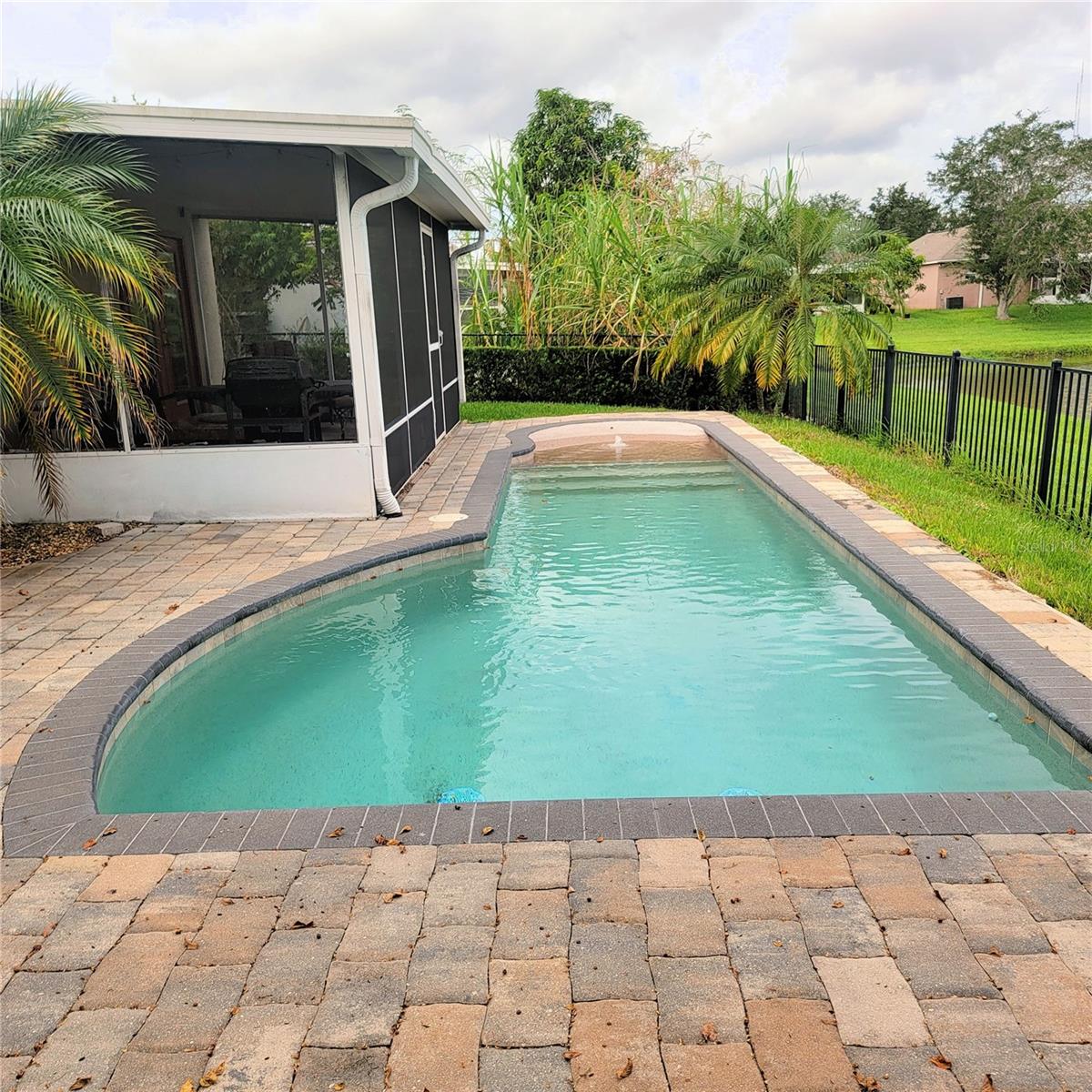 Image 24 of 29 For 319 Grand Royal Circle