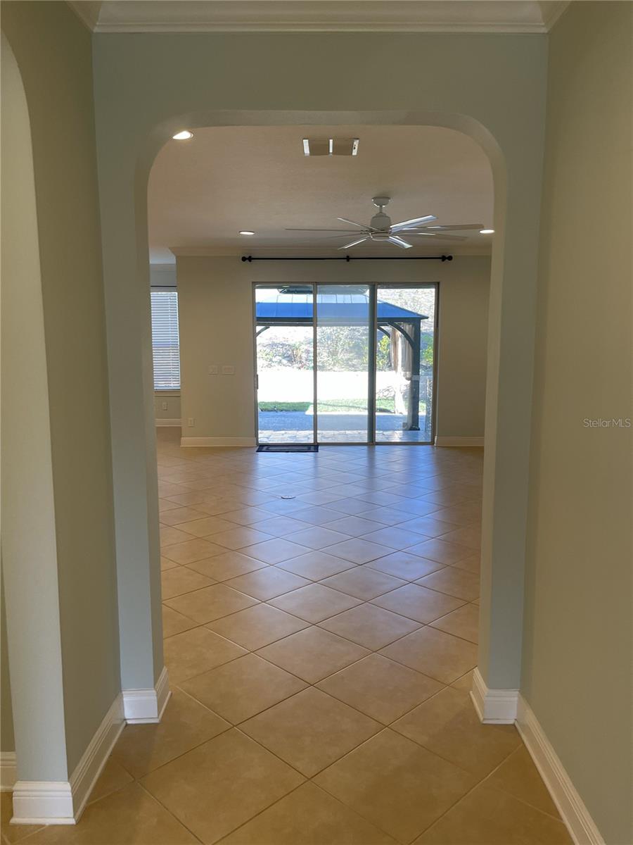 Image 14 of 41 For 2062 Redbay Avenue